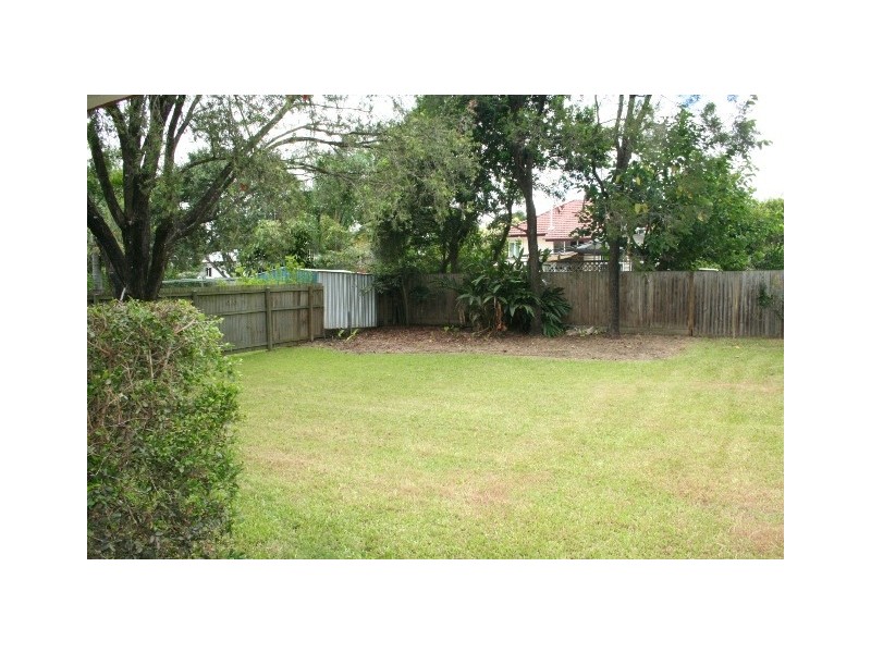 271 Long Street East, Graceville QLD 4075