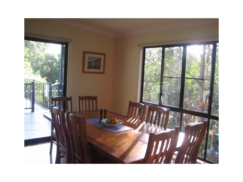 23 Camborne Place, Chapel Hill QLD 4069