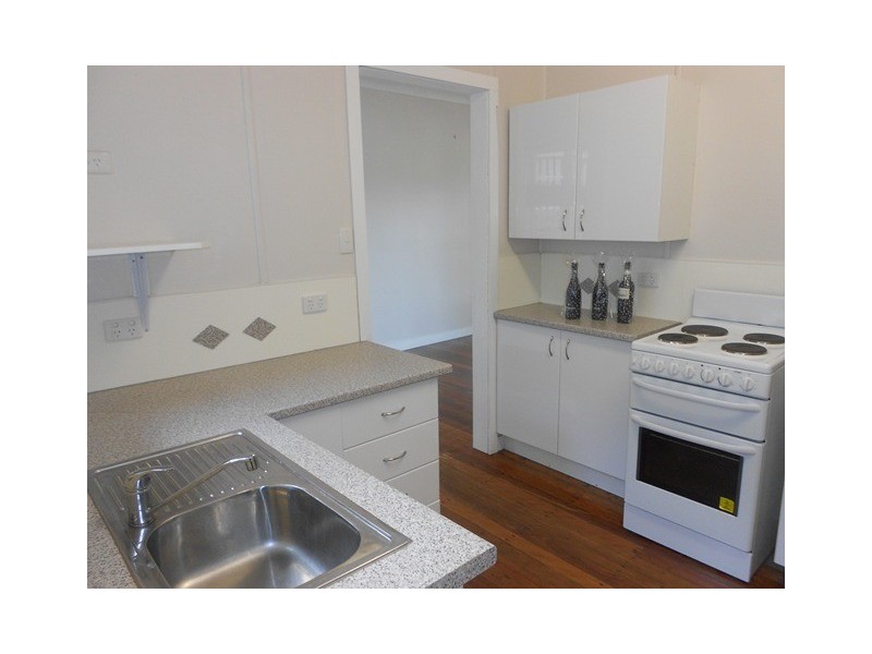 7 Waratah Ave, Graceville QLD 4075