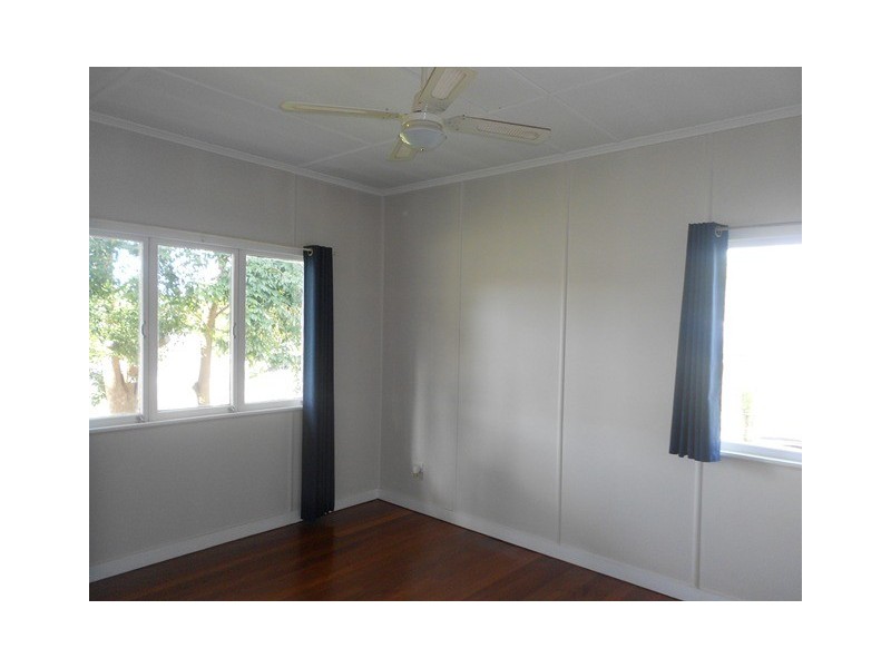 7 Waratah Ave, Graceville QLD 4075