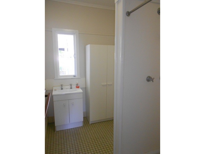 7 Waratah Ave, Graceville QLD 4075