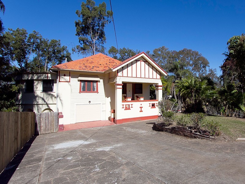 95 Bank Rd, Graceville QLD 4075