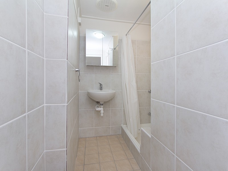 95 Bank Rd, Graceville QLD 4075