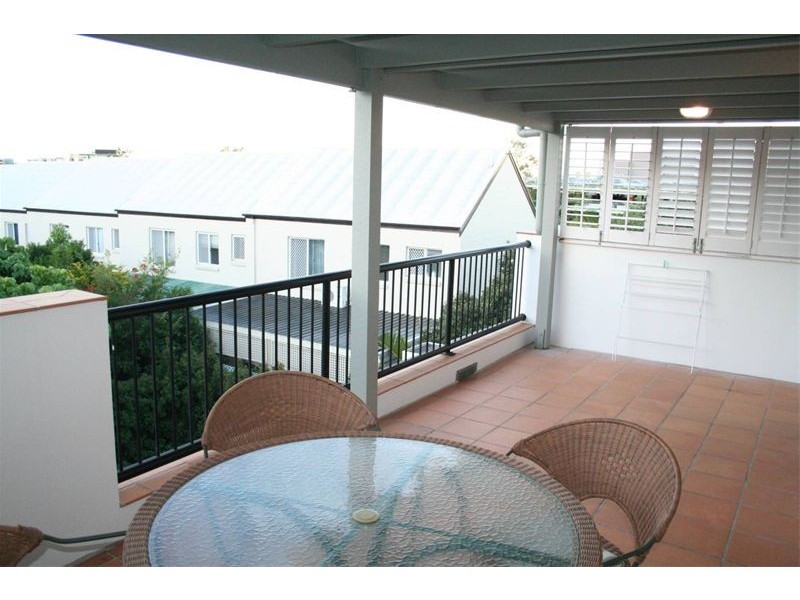 28/32 Lissner Street, Toowong QLD 4066