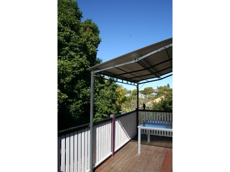 74 Dewar Tce, Sherwood QLD 4075