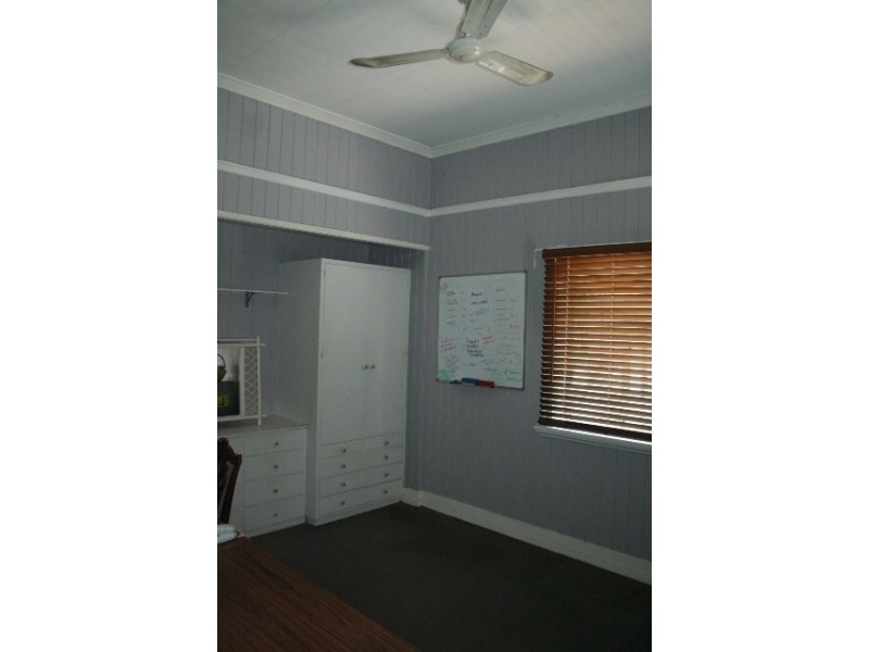 31 Dennis St, Indooroopilly QLD 4068