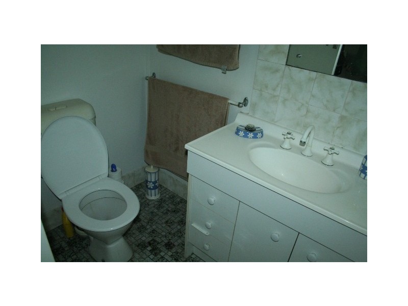 31 Dennis St, Indooroopilly QLD 4068