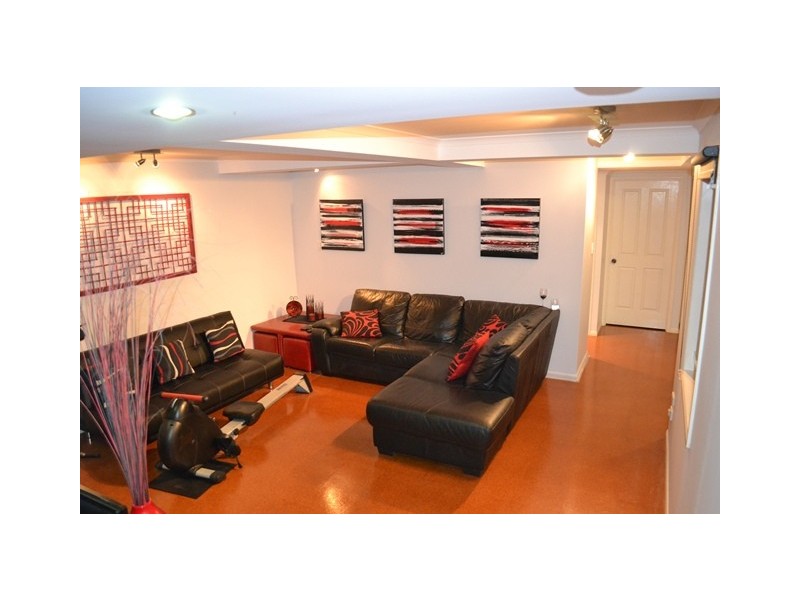 98 Graceville Ave, Graceville QLD 4075