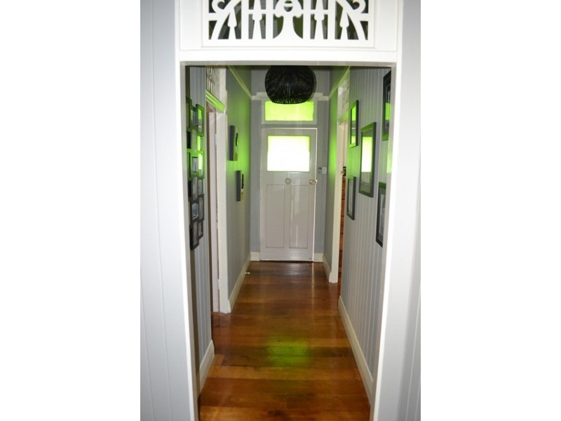 98 Graceville Ave, Graceville QLD 4075