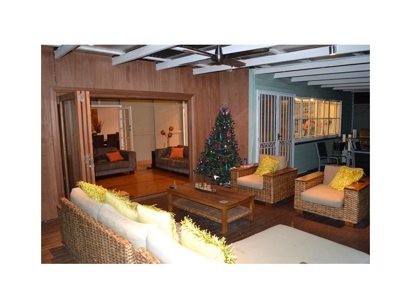 98 Graceville Ave, Graceville QLD 4075