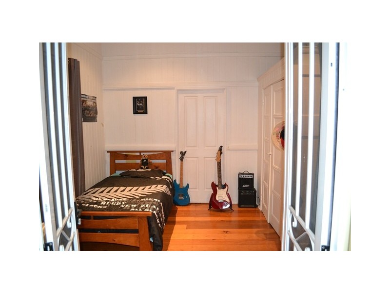 98 Graceville Ave, Graceville QLD 4075