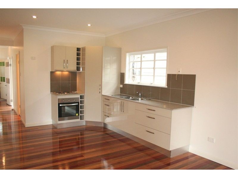 34 Lancelot Street, Tennyson QLD 4105