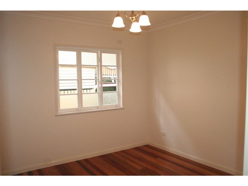 34 Lancelot Street, Tennyson QLD 4105