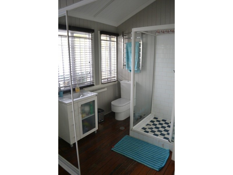 98 Graceville Ave, Graceville QLD 4075