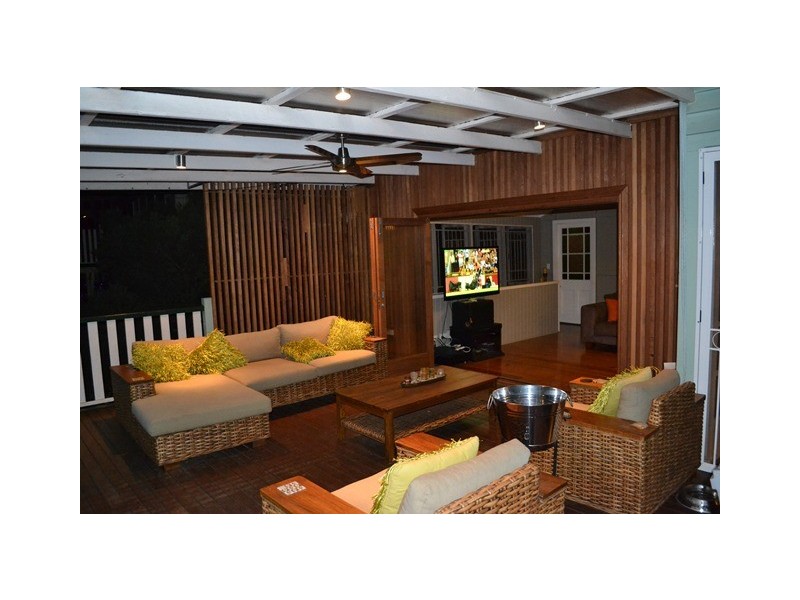 98 Graceville Ave, Graceville QLD 4075