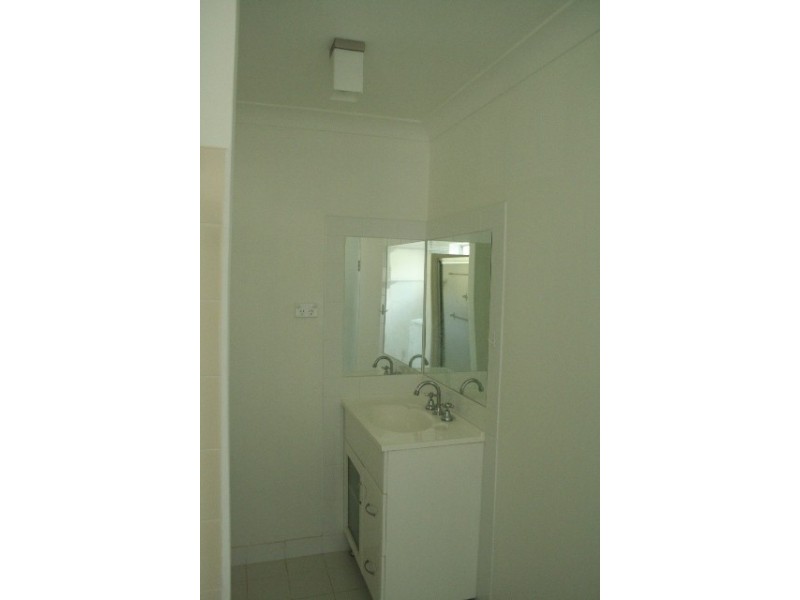 2/73 Honour Ave, Chelmer QLD 4068