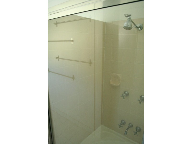 2/73 Honour Ave, Chelmer QLD 4068