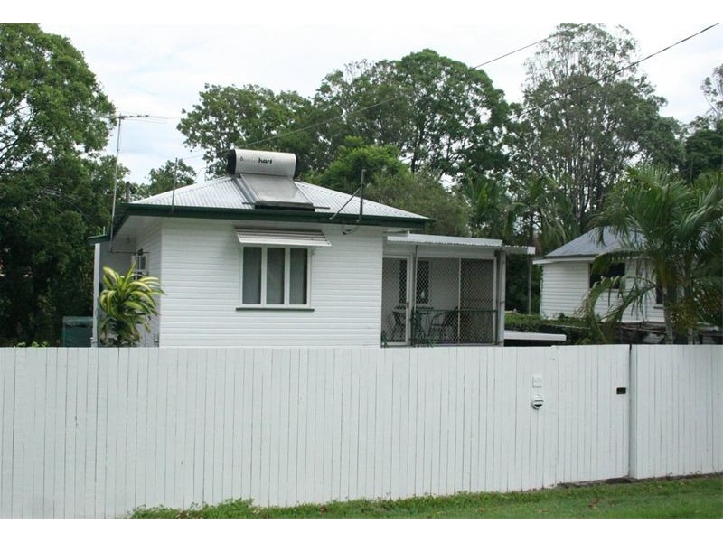 35 Logan Avenue, Oxley QLD 4075