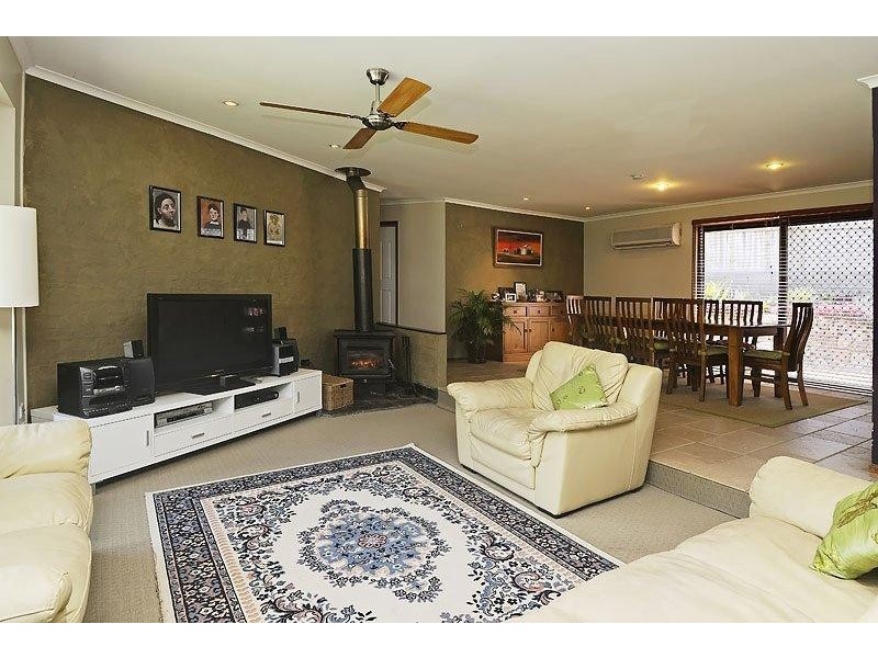 12 Surveyor Street, Seventeen Mile Rocks QLD 4073