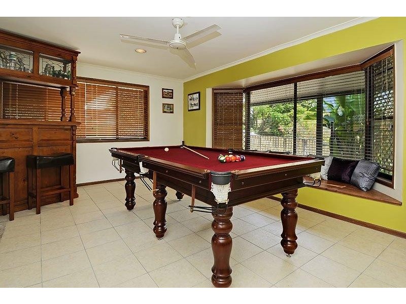 12 Surveyor Street, Seventeen Mile Rocks QLD 4073