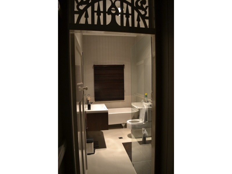 98 Graceville Ave, Graceville QLD 4075