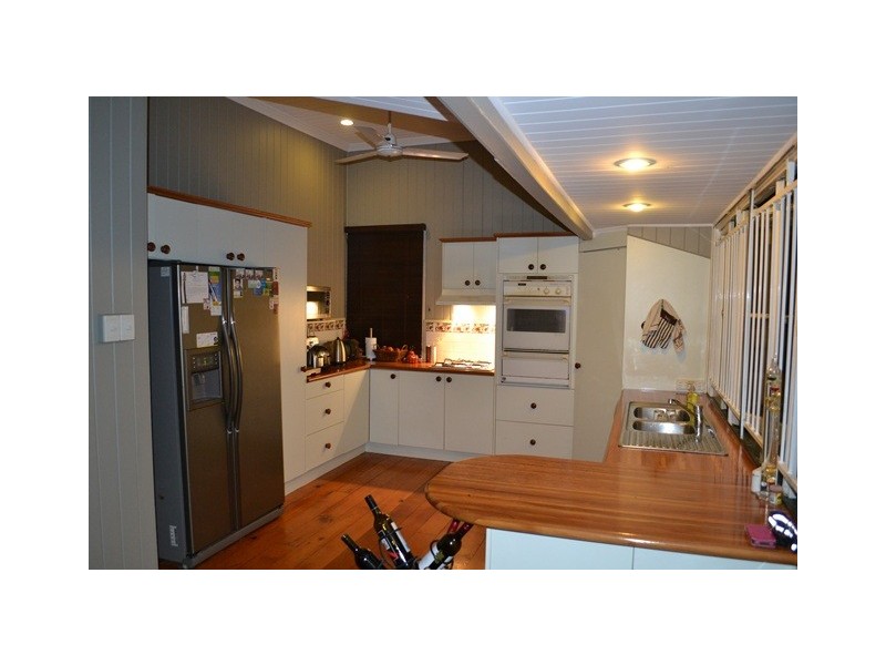 98 Graceville Ave, Graceville QLD 4075