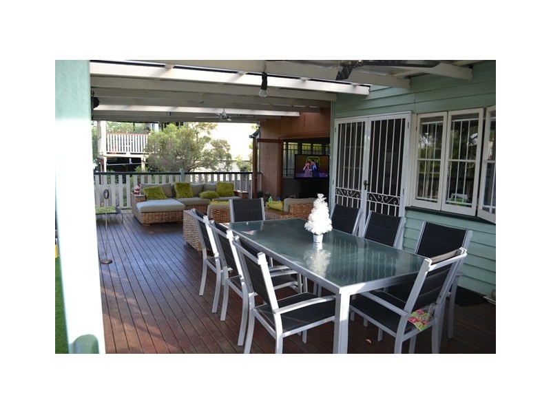 98 Graceville Ave, Graceville QLD 4075