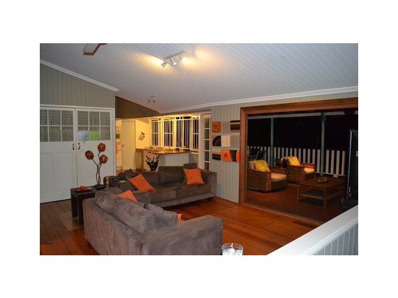 98 Graceville Ave, Graceville QLD 4075