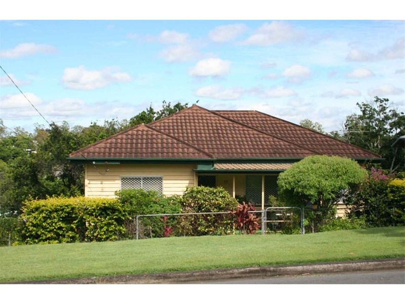 35 Robertson Street, Sherwood QLD 4075