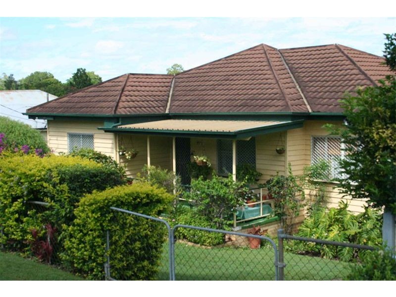 35 Robertson Street, Sherwood QLD 4075
