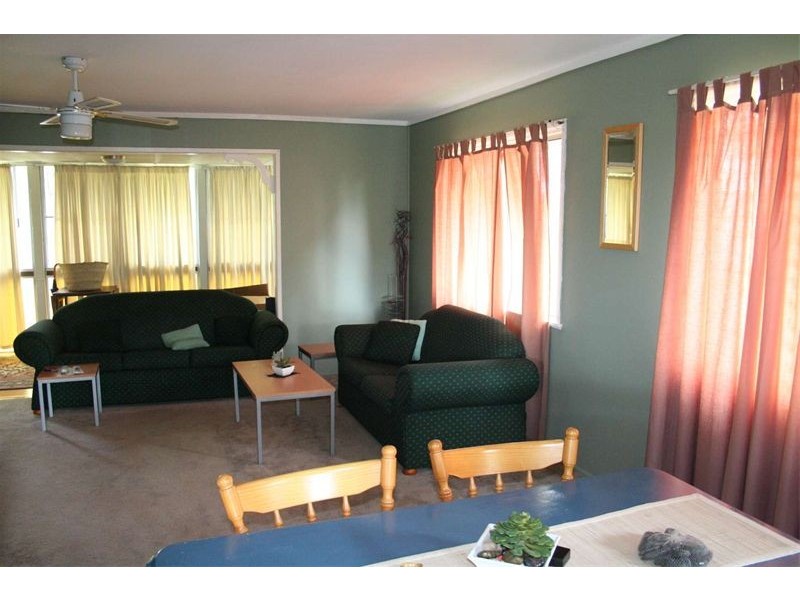 225  Englefield Road, Oxley QLD 4075