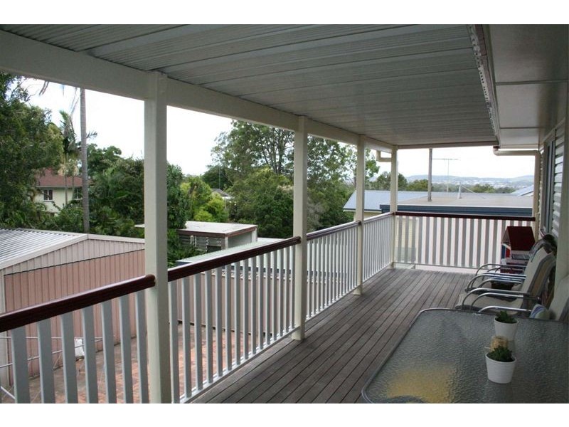 225  Englefield Road, Oxley QLD 4075