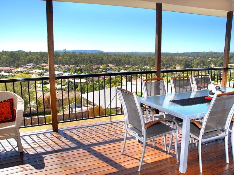 82 Gibson Crescent, Bellbowrie QLD 4070