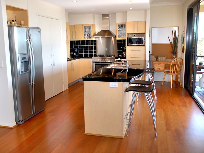 82 Gibson Crescent, Bellbowrie QLD 4070