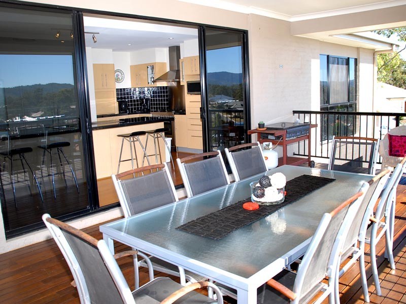 82 Gibson Crescent, Bellbowrie QLD 4070