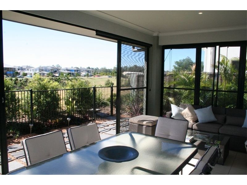 8  Brinley Place, Sinnamon Park QLD 4073