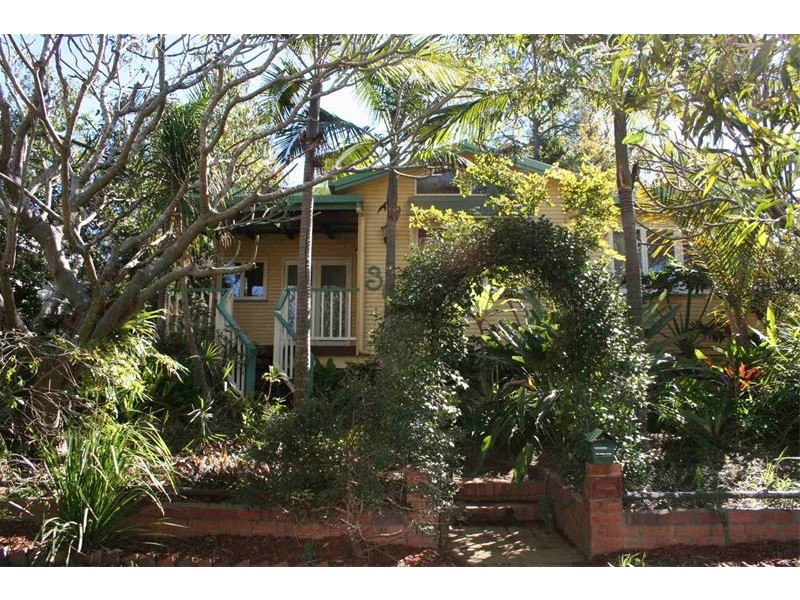 36  Logan Avenue, Oxley QLD 4075