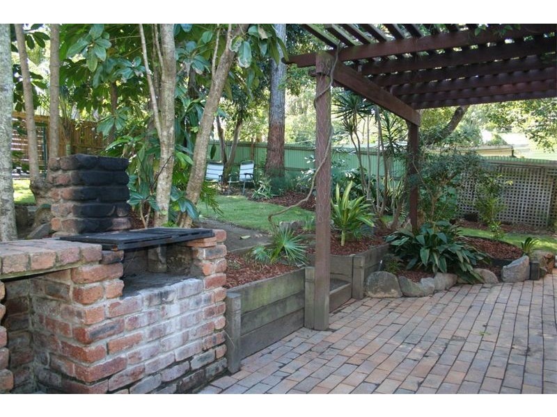 36  Logan Avenue, Oxley QLD 4075