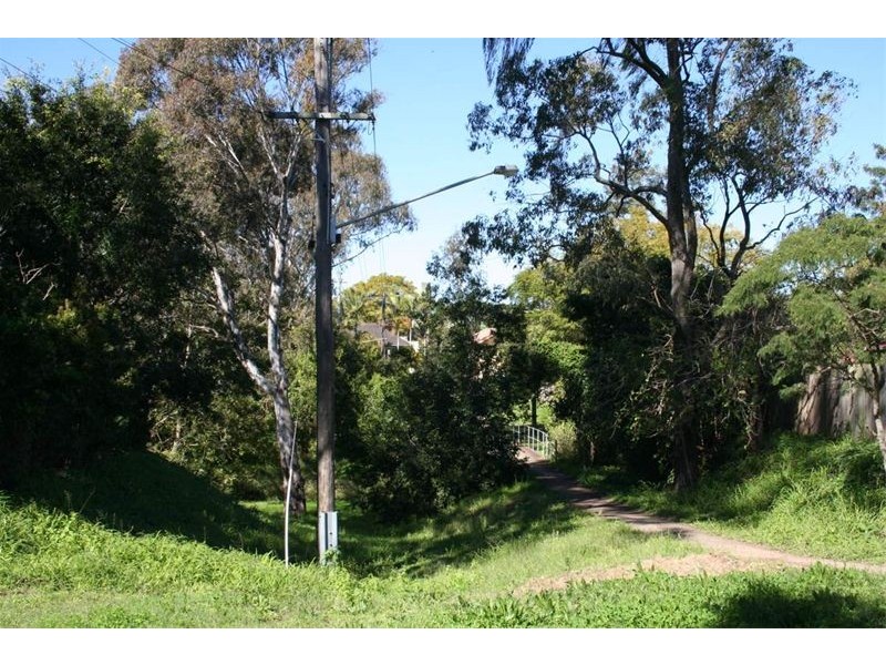 36  Logan Avenue, Oxley QLD 4075