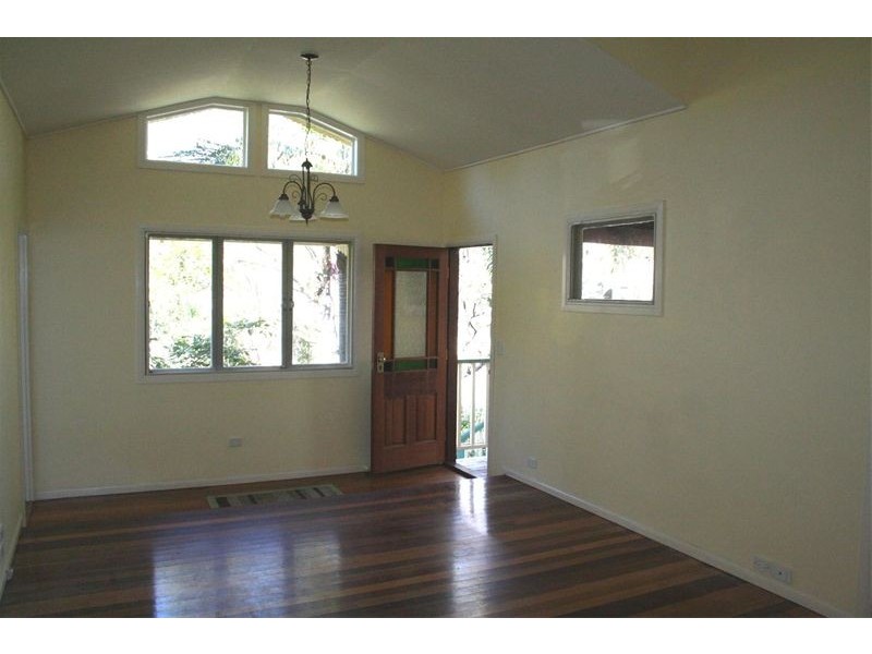 36  Logan Avenue, Oxley QLD 4075