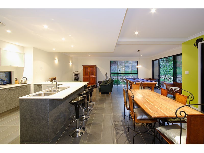 2  Victoria Avenue, Chelmer QLD 4068