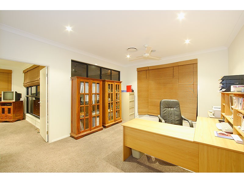 2  Victoria Avenue, Chelmer QLD 4068