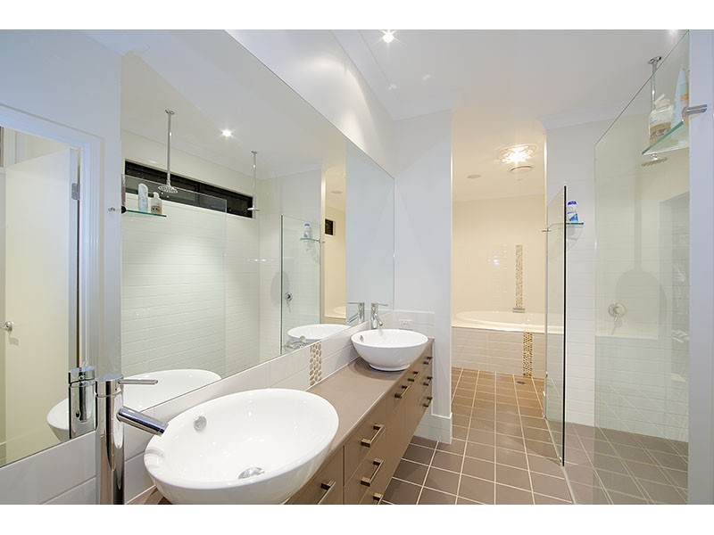 2  Victoria Avenue, Chelmer QLD 4068