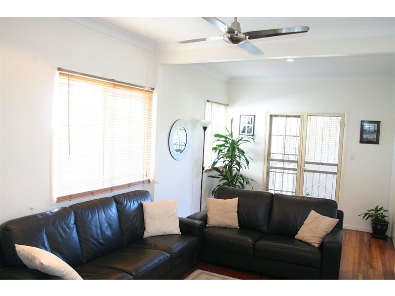 64  Borden Street, Sherwood QLD 4075