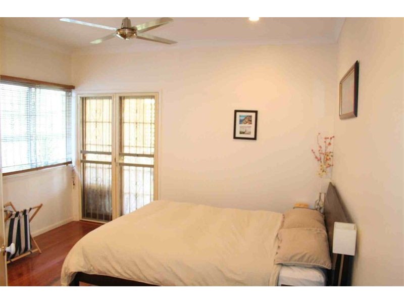 64  Borden Street, Sherwood QLD 4075