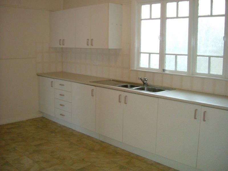 188  Graceville Avenue, Graceville QLD 4075