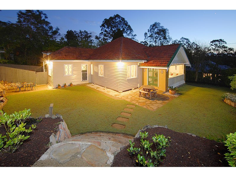 14  Woodberry Avenue, Sherwood QLD 4075