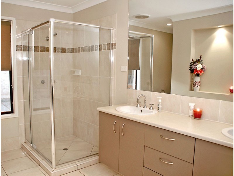 53  Grange Place, Moggill QLD 4070