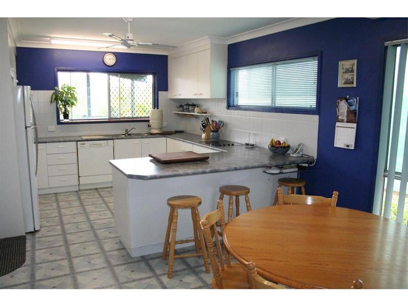 10  Lawson Street, Oxley QLD 4075