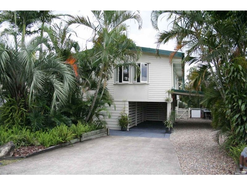 10  Lawson Street, Oxley QLD 4075